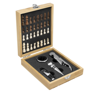SET DE VINOS CON JUEGO DE AJEDREZ CHESSY